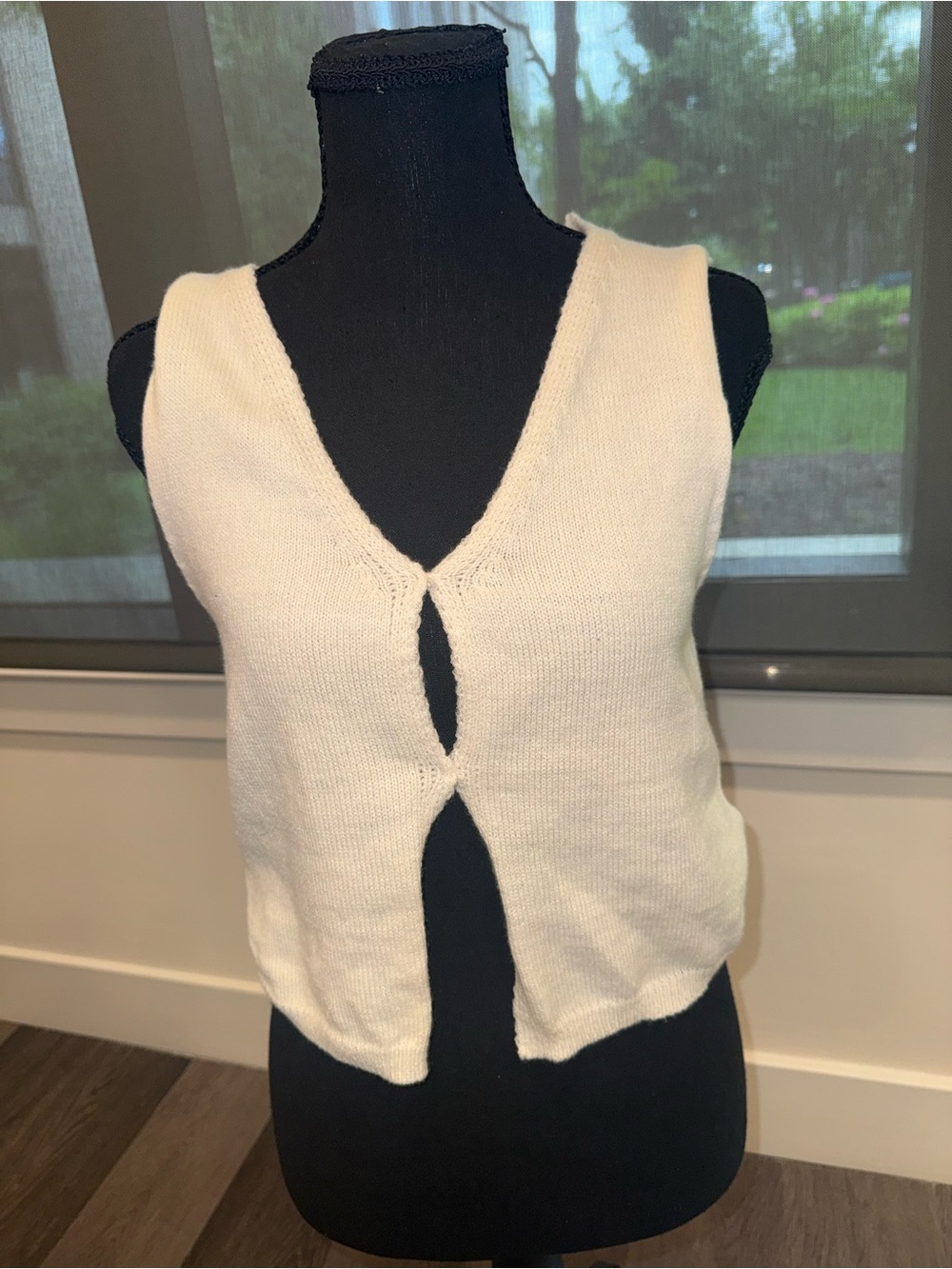 Cream Knit Sleeveless V-Neck Sweater Vest